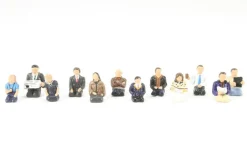 Bachmann Seated Coach Passengers Set of 12 Figures
