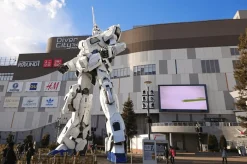 Bandai Gundam Real Grade (RG) 1/144 RX-0 Unicorn Gundam (Full Psycho Frame)