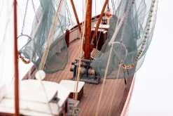 Billings Models 1/33 Krabbenkutter Cux 87 Wooden Boat Kit