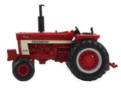 Britains 1/32 Case International Harvester Farmall 1066 Diecast Model