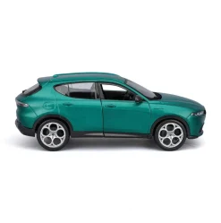 Burago 1/24 Alfa Romeo Tonale Green Diecast Model