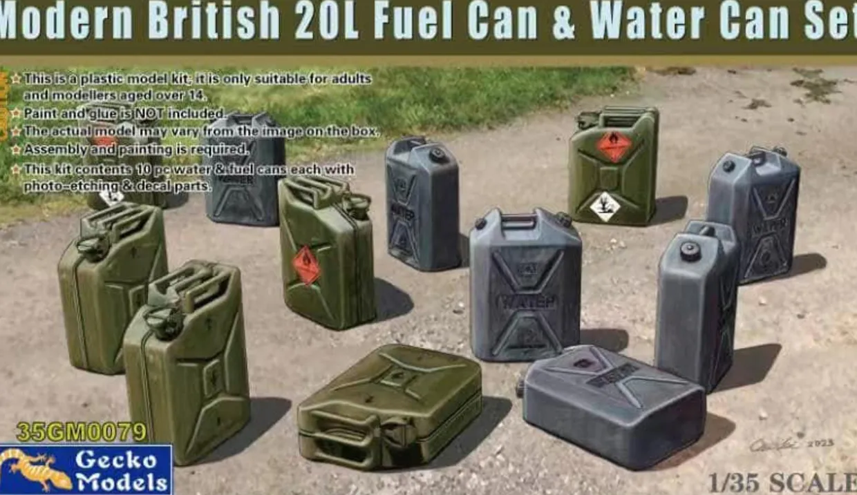 Gecko Models 1/35 Modern British 20l Fuel Cans and Water Can set Model Kit