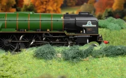 Hornby RailRoad Plus BR, Peppercorn Class A1, 4-6-2, 60163 Tornado