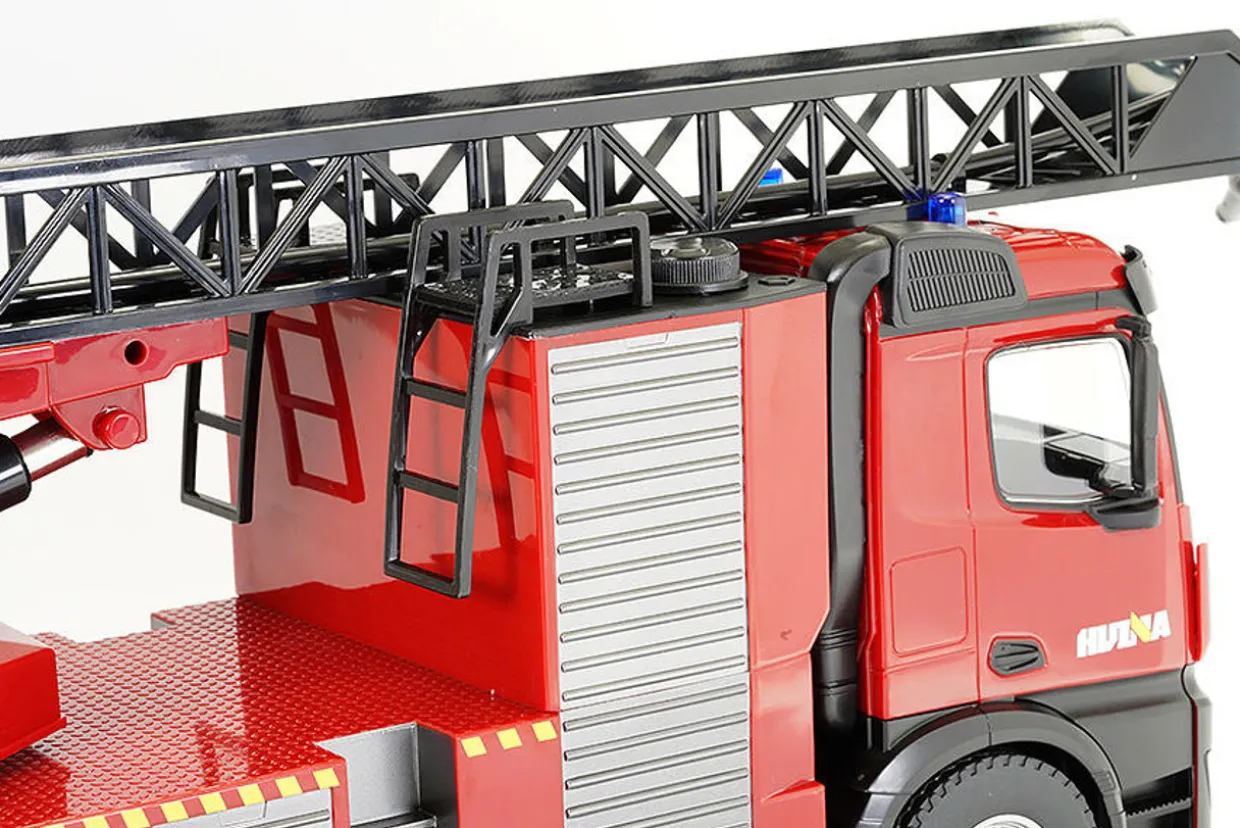 HuiNa RC 1/14 2.4G 22CH Fire Truck With Ladder And Hose RTR