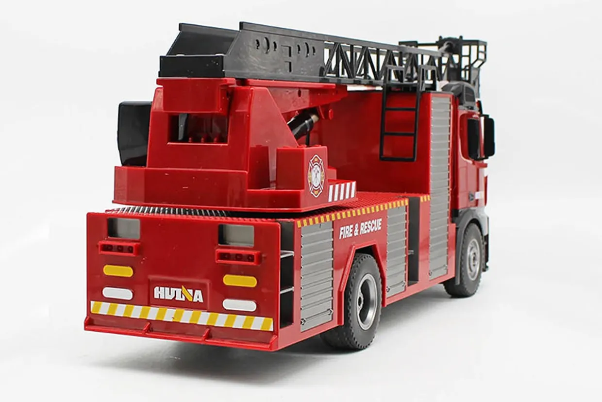 HuiNa RC 1/14 2.4G 22CH Fire Truck With Ladder And Hose RTR