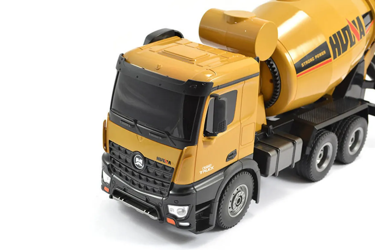 HuiNa RC 1/14 2.4G Mixer Truck RTR