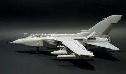 Italeri 1/32 Panavia Tornado ECR/IDS