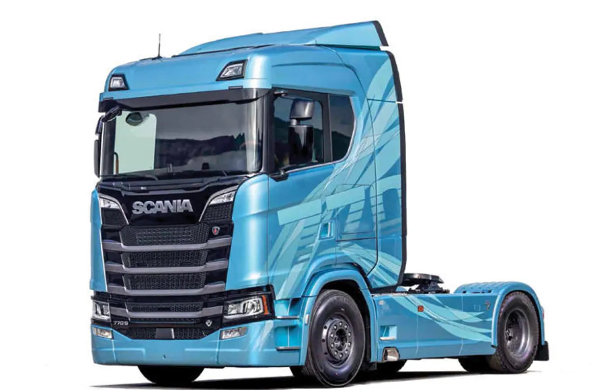 Italeri 1/24 Scania 770 4X2 Normal Roof