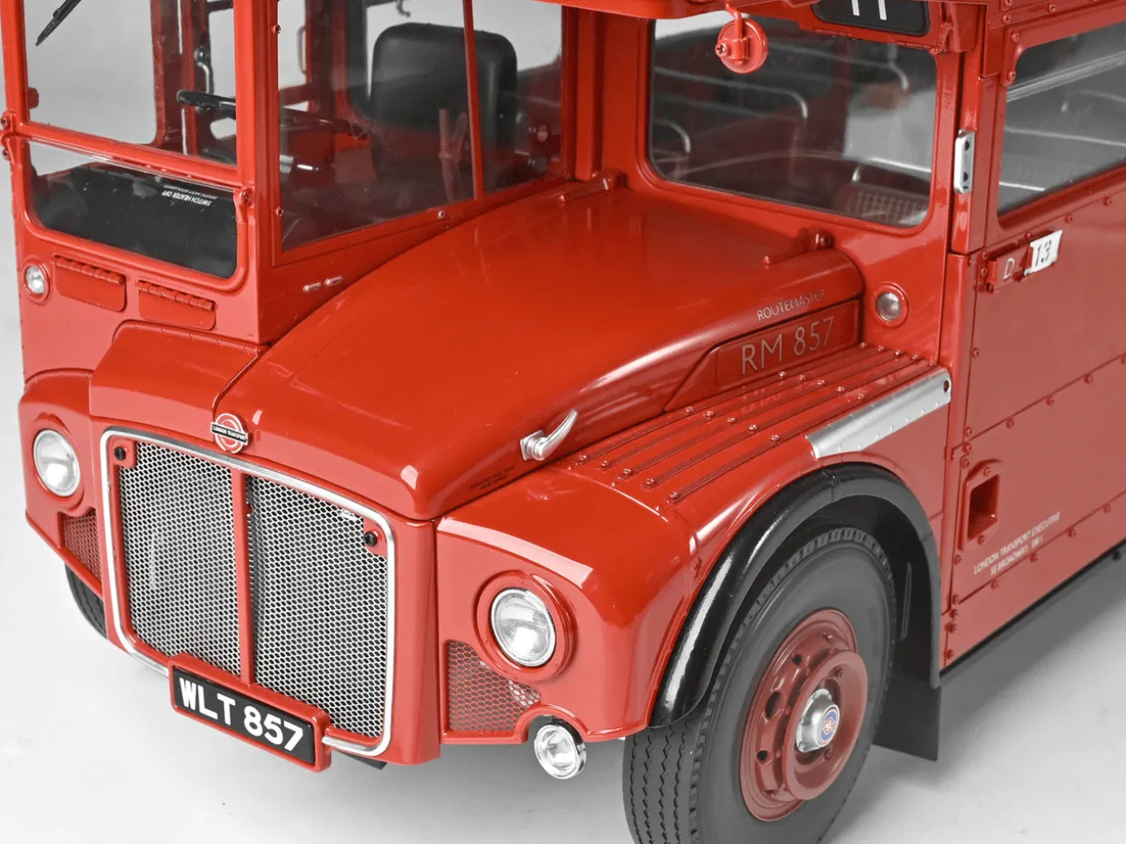 IXO 1/12 AEC Routemaster Bus 1961 Diecast Model Kit