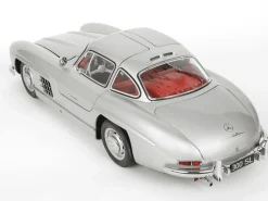 IXO 1/8 Mercedes-Benz 300 SL (Silver) Diecast Model Kit