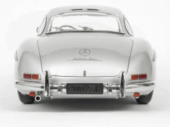 IXO 1/8 Mercedes-Benz 300 SL (Silver) Diecast Model Kit