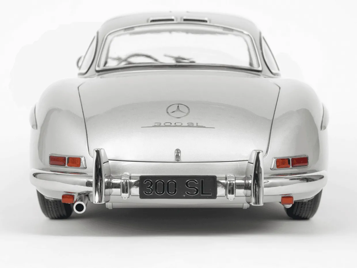IXO 1/8 Mercedes-Benz 300 SL (Silver) Diecast Model Kit