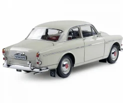 IXO 1/8 Volvo S122 Amazon