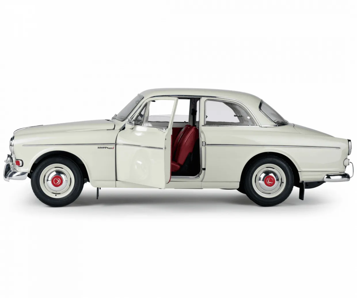 IXO 1/8 Volvo S122 Amazon