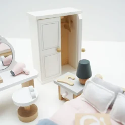 Le Toy Van Daisylane Master Bedroom Dolls House Furniture