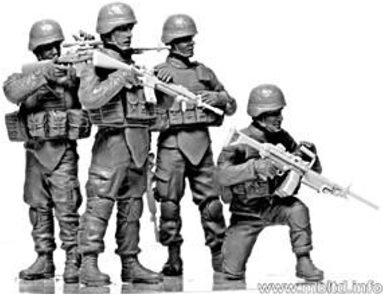 Master Box 1/35 US Check Point in Iraq Model Figures