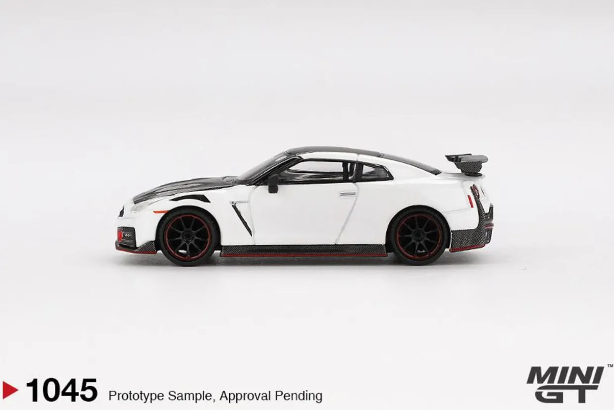 Mini GT 1/64 Nissan GT-R Nismo 2024 Brilliant White Pearl
