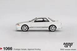 Mini GT 1/64 Nissan Skyline GT-R (R32) VeilSide Combat C-I White