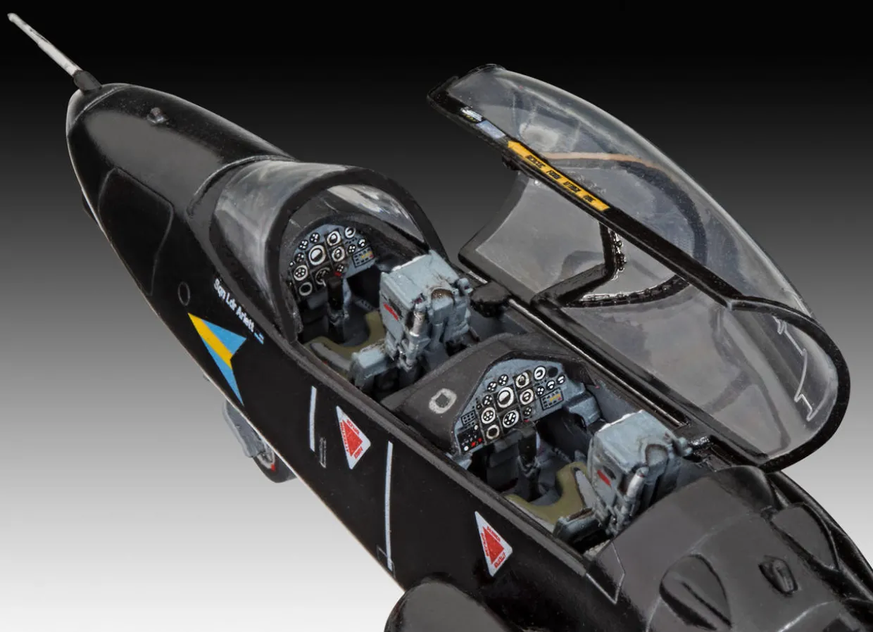 Revell 1/72 BAe Hawk T.1