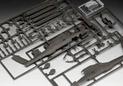 Revell 1/100 Boeing AH-64A Apache Helicopter