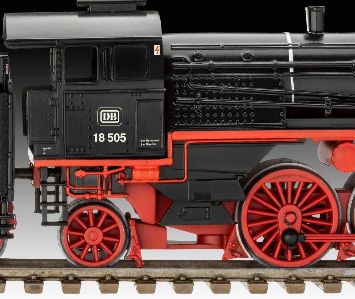 Revell 1/87 BR18 505 with Tender 2'3'T 38 German Express Locomotive