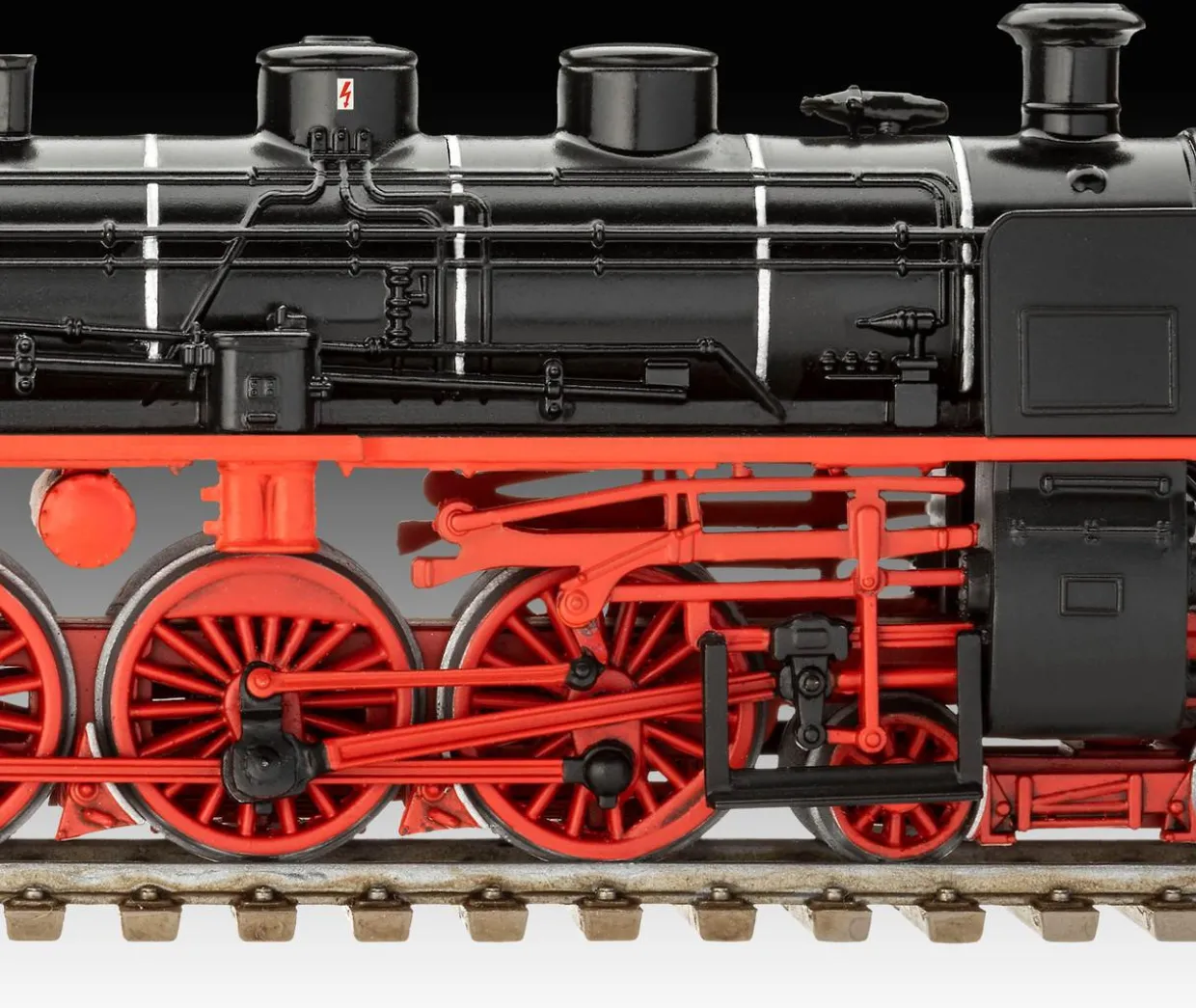 Revell 1/87 BR18 505 with Tender 2'3'T 38 German Express Locomotive