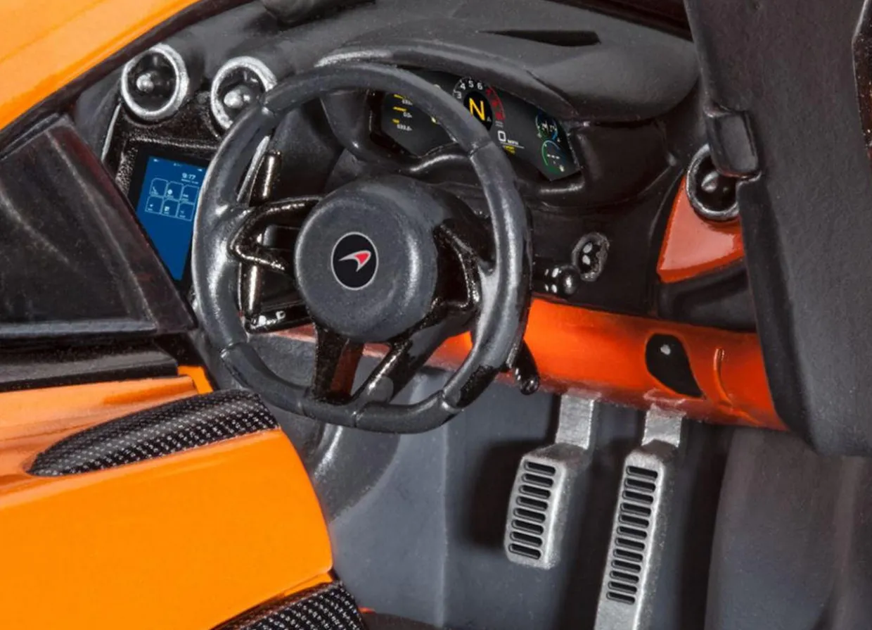 Revell 1/24 McLaren 570s