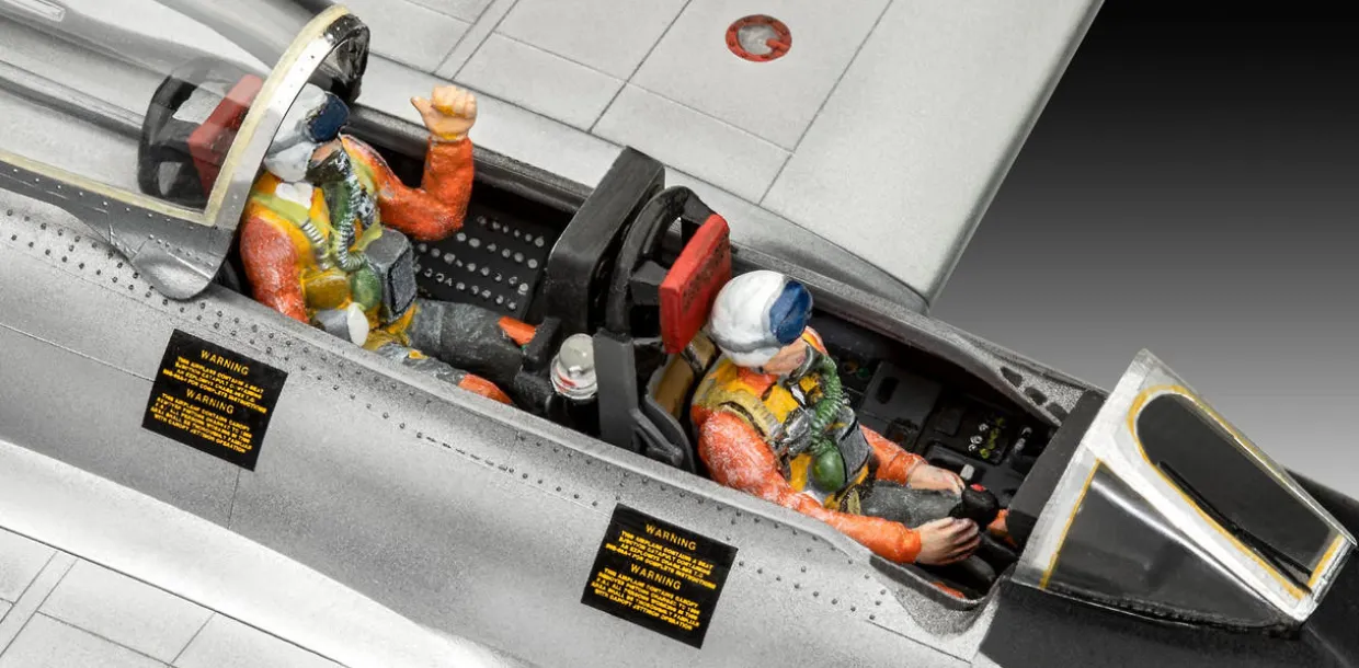 Revell 1/48 Northrop F-89 Scorpion 75th Anniversary Gift Set