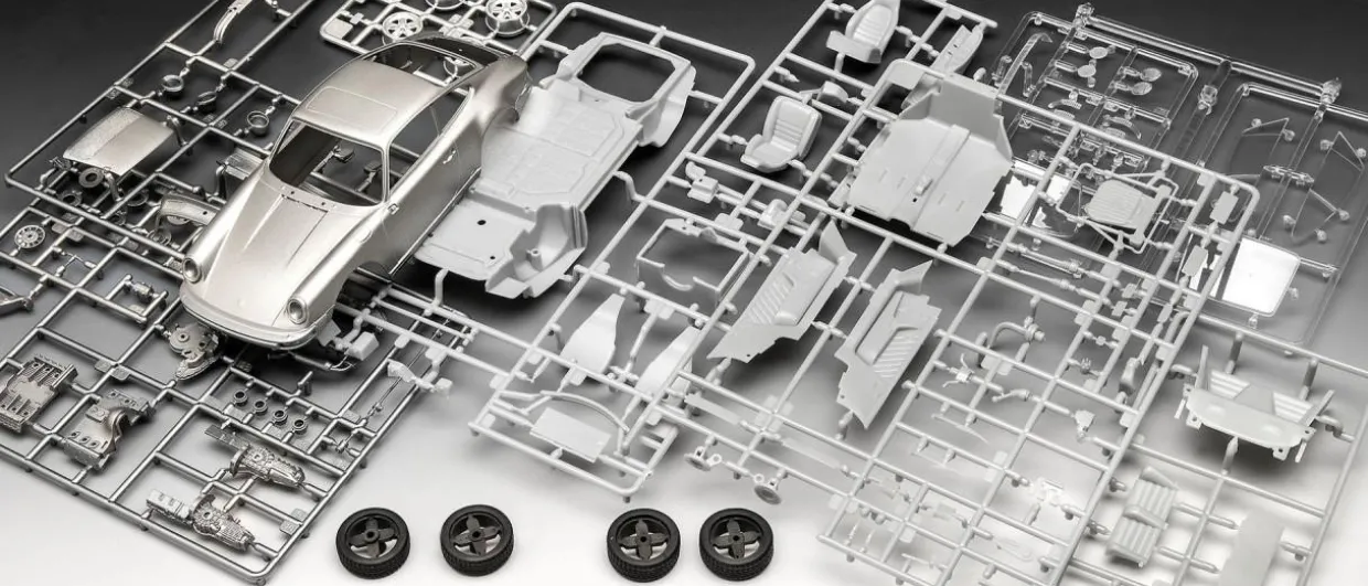 Revell 1/24 Porsche 911 Carrera 3.2 Coupé (G-Model) Starter Set