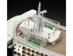 Revell 1/700 Queen Mary 2