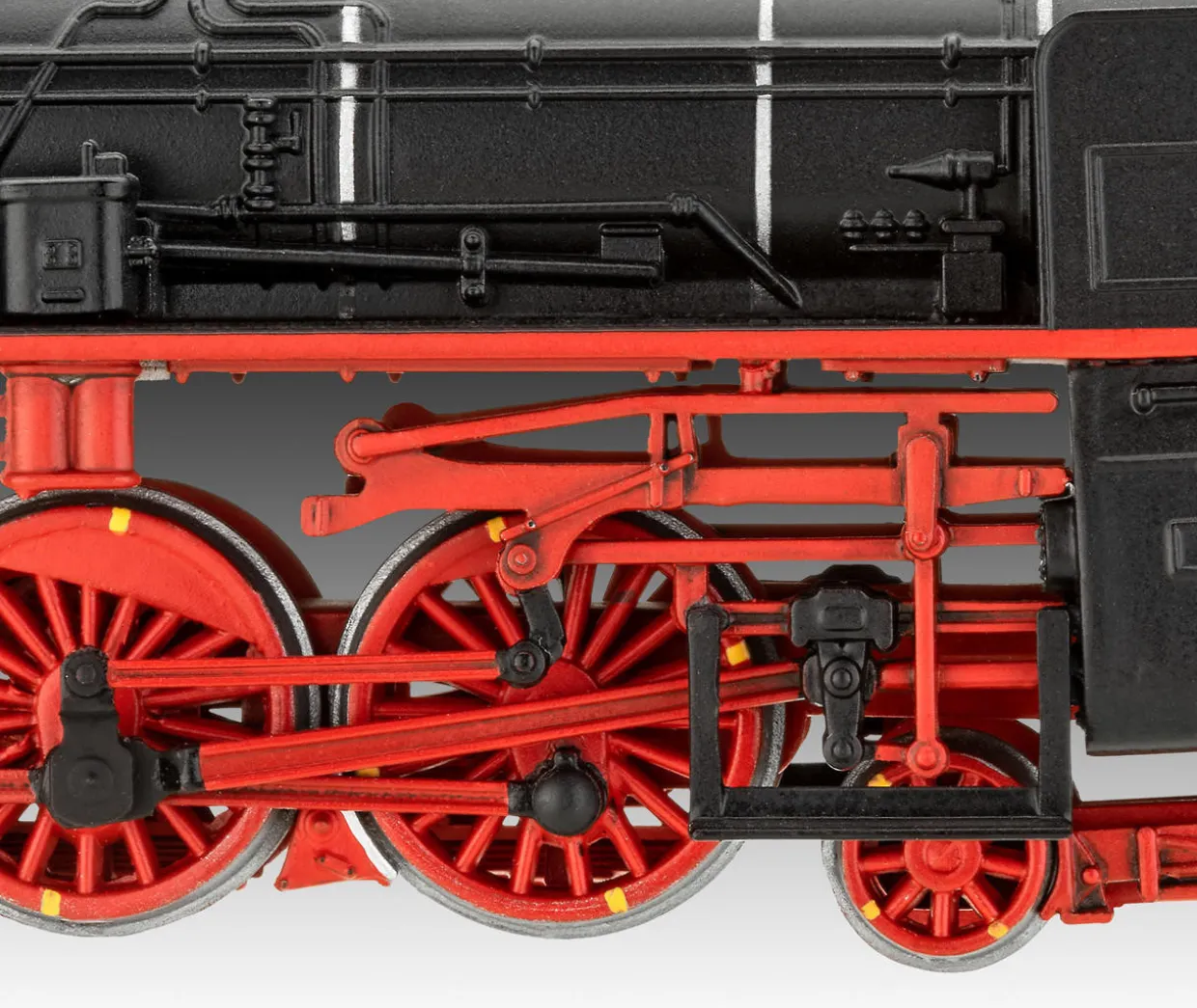 Revell 1/87 S3/6 BR18(5) German Express Locomotive with Tender 2'2'T