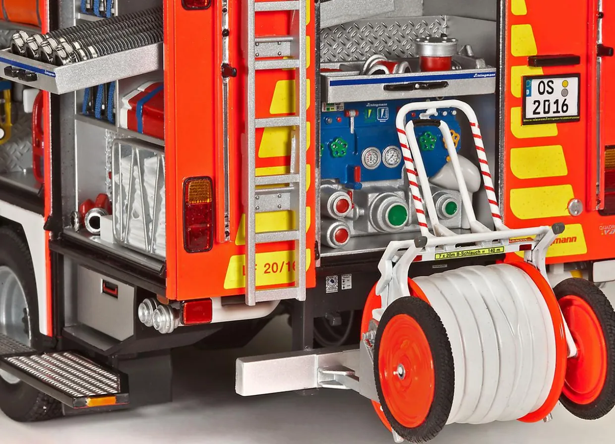Revell 1/24 Schlingmann LF 20/16 Fire Truck