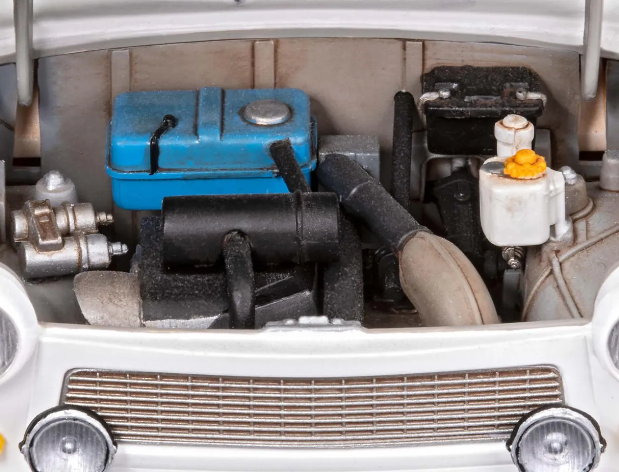 Revell 1/24 Trabant 601S "Builder's Choice"