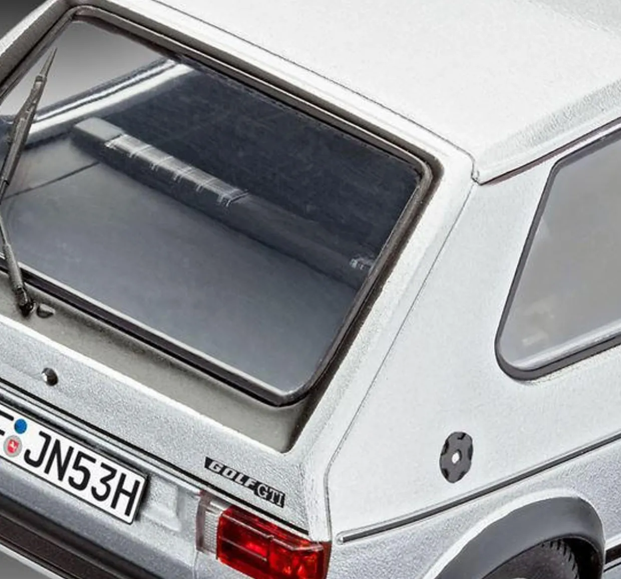 Revell 1/24 Volkswagen Golf GTI Mk.1