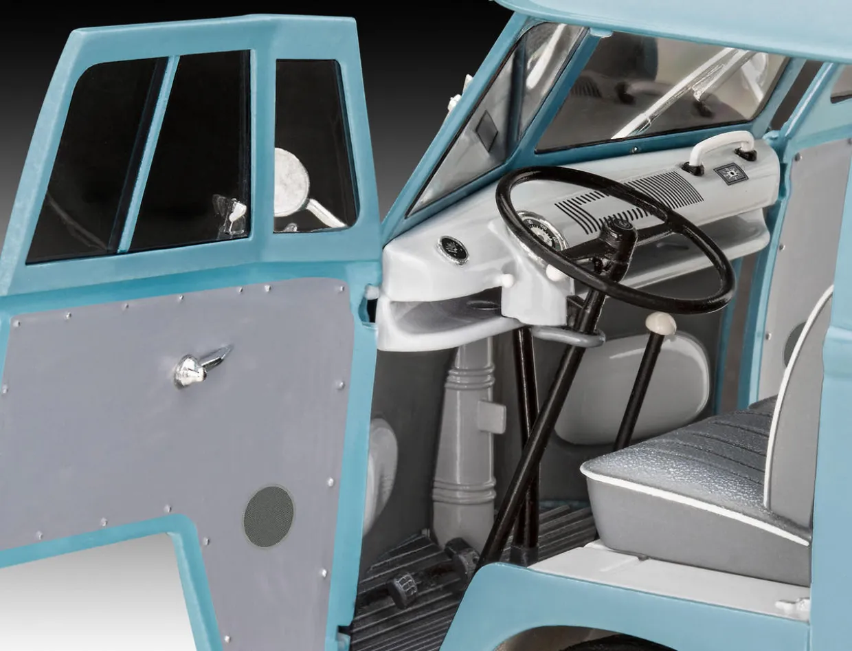 Revell 1/24 Volkswagen T1 Panel Van Gulf Livery Starter Set