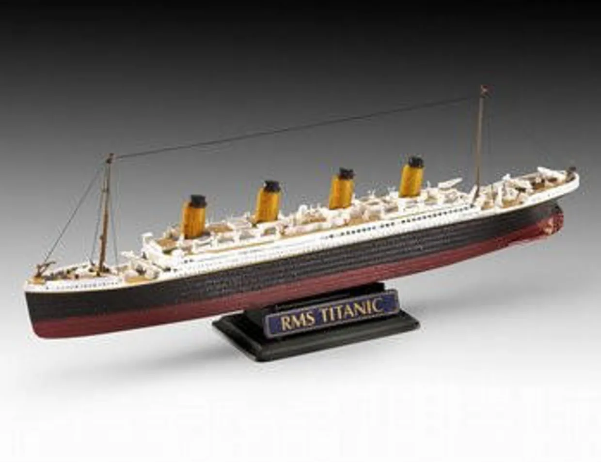 Revell RMS Titanic Gift Set