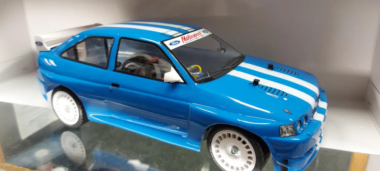 Tamiya RC Ford Escort Cosworth 1998 TT-02 Model Kit